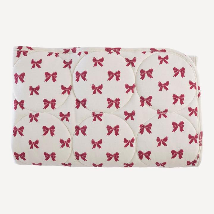 classic circle quilt | red bow | organic cotton interlock
