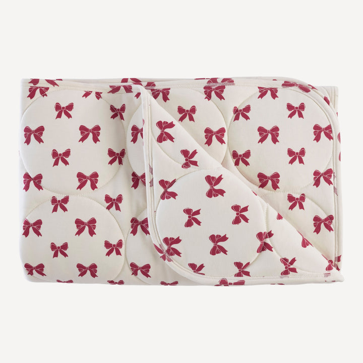 classic circle quilt | red bow | organic cotton interlock