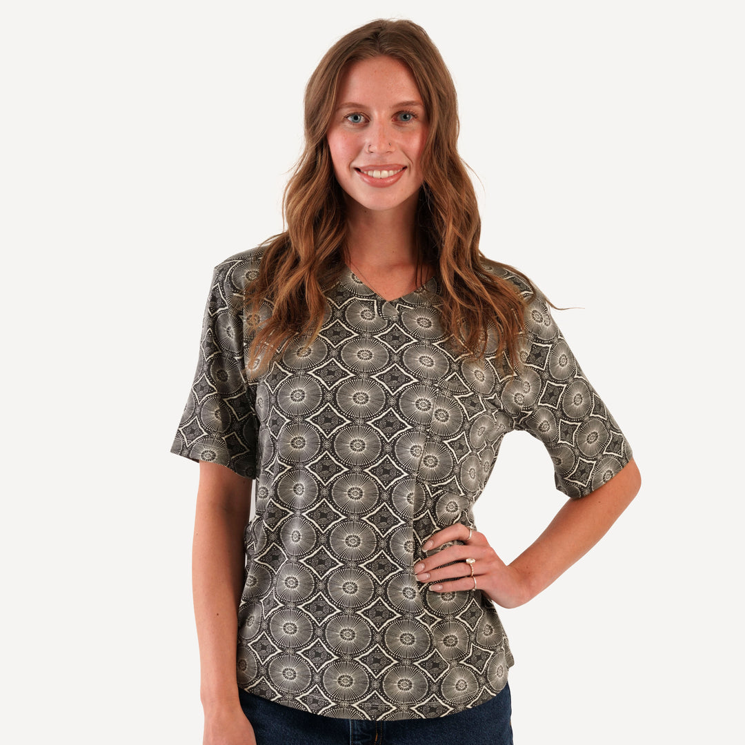 womens short sleeve v-neck pocket tee | beluga batik | modal