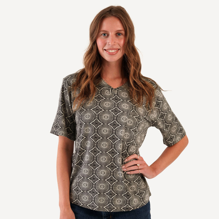 womens short sleeve v-neck pocket tee | beluga batik | modal