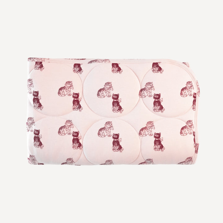 classic circle quilt | vintage kitty | organic cotton interlock