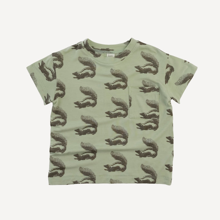 short sleeve relaxed classic pocket tee | skunk | bamboo