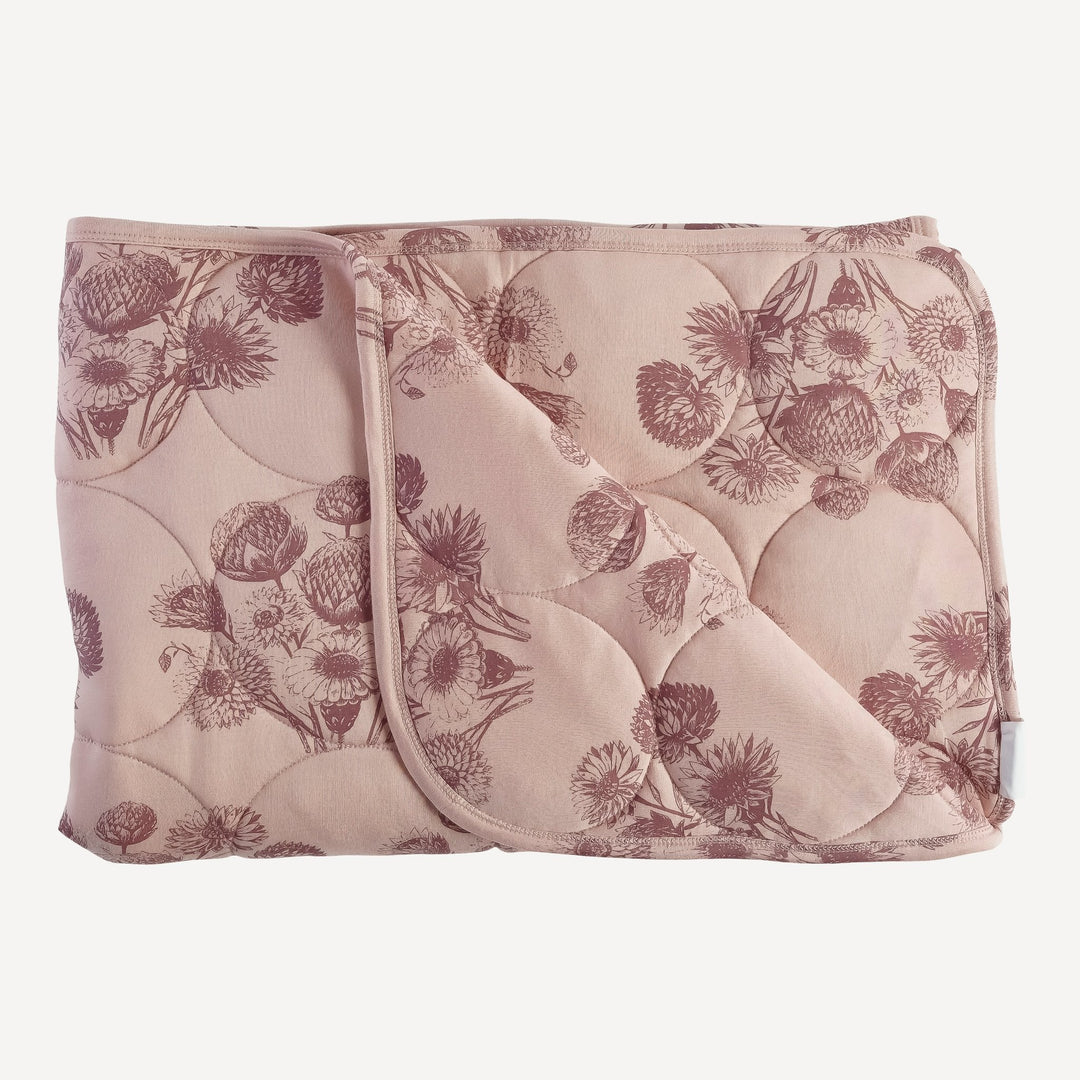 classic circle quilt | burlwood dahlia | organic cotton jersey