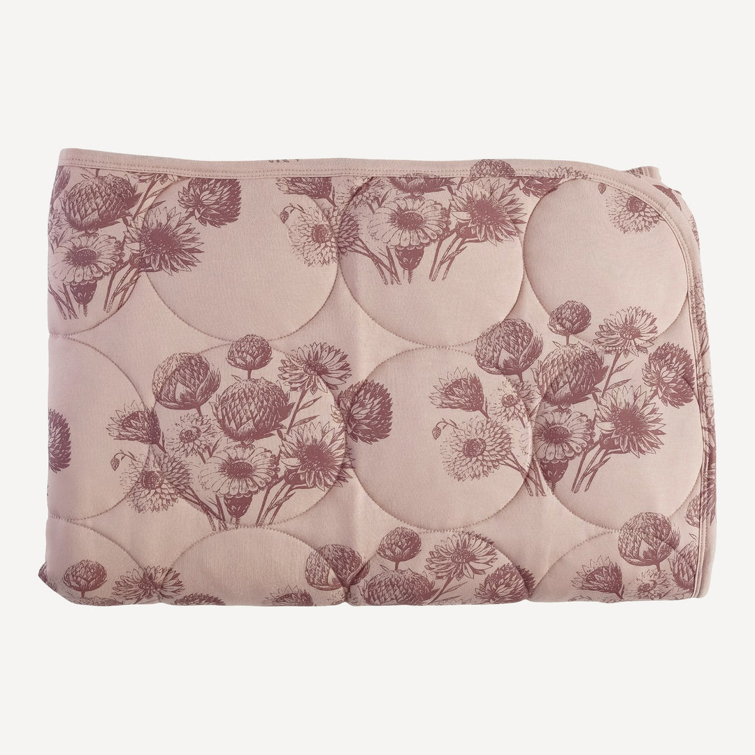 classic circle quilt | burlwood dahlia | organic cotton jersey