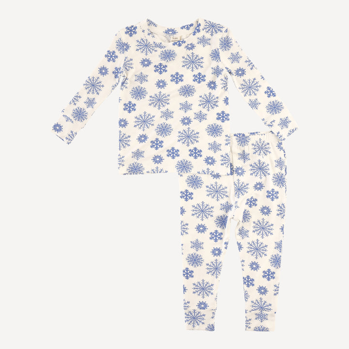long sleeve crew neck pj set | blue snowflake | bamboo