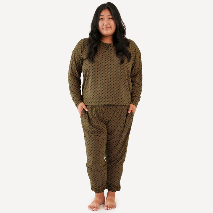womens long sleeve relaxed jogger set | golden basketweave | bamboo