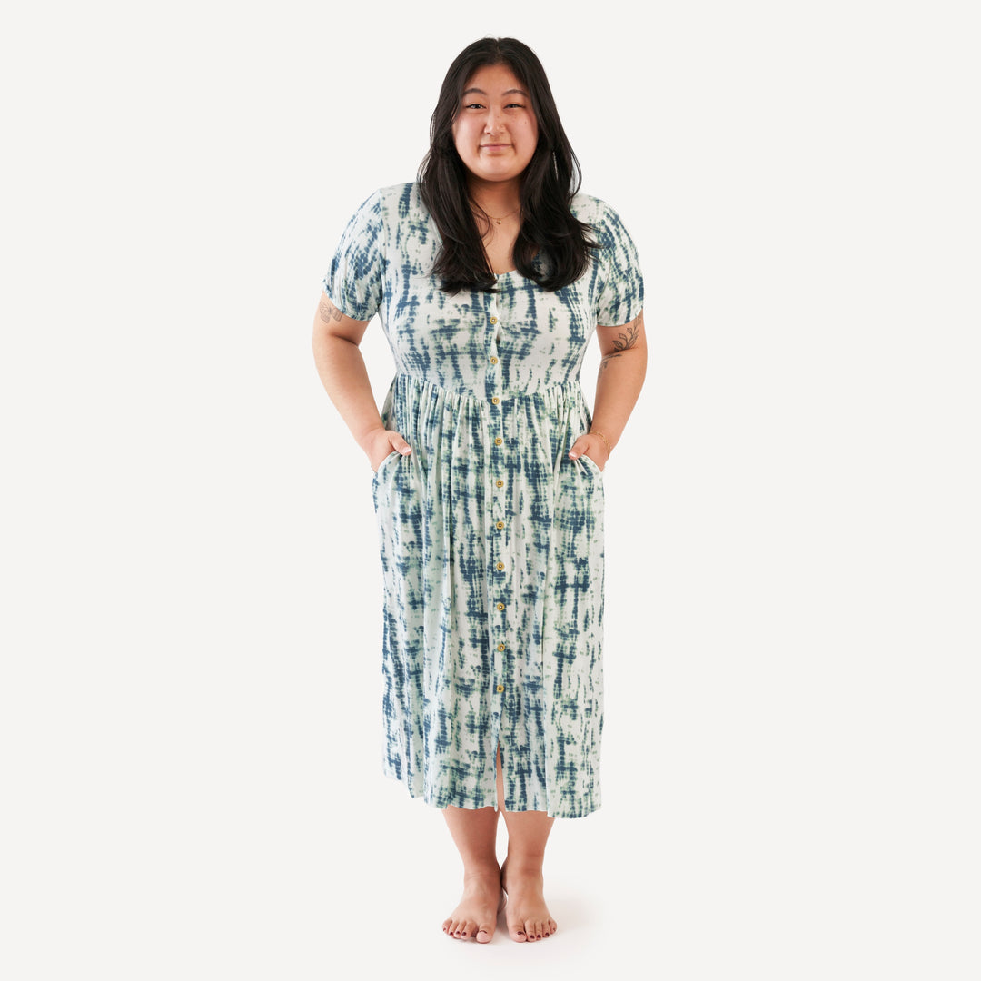 womens short sleeve button front v-waist dress | stone shibori | modal