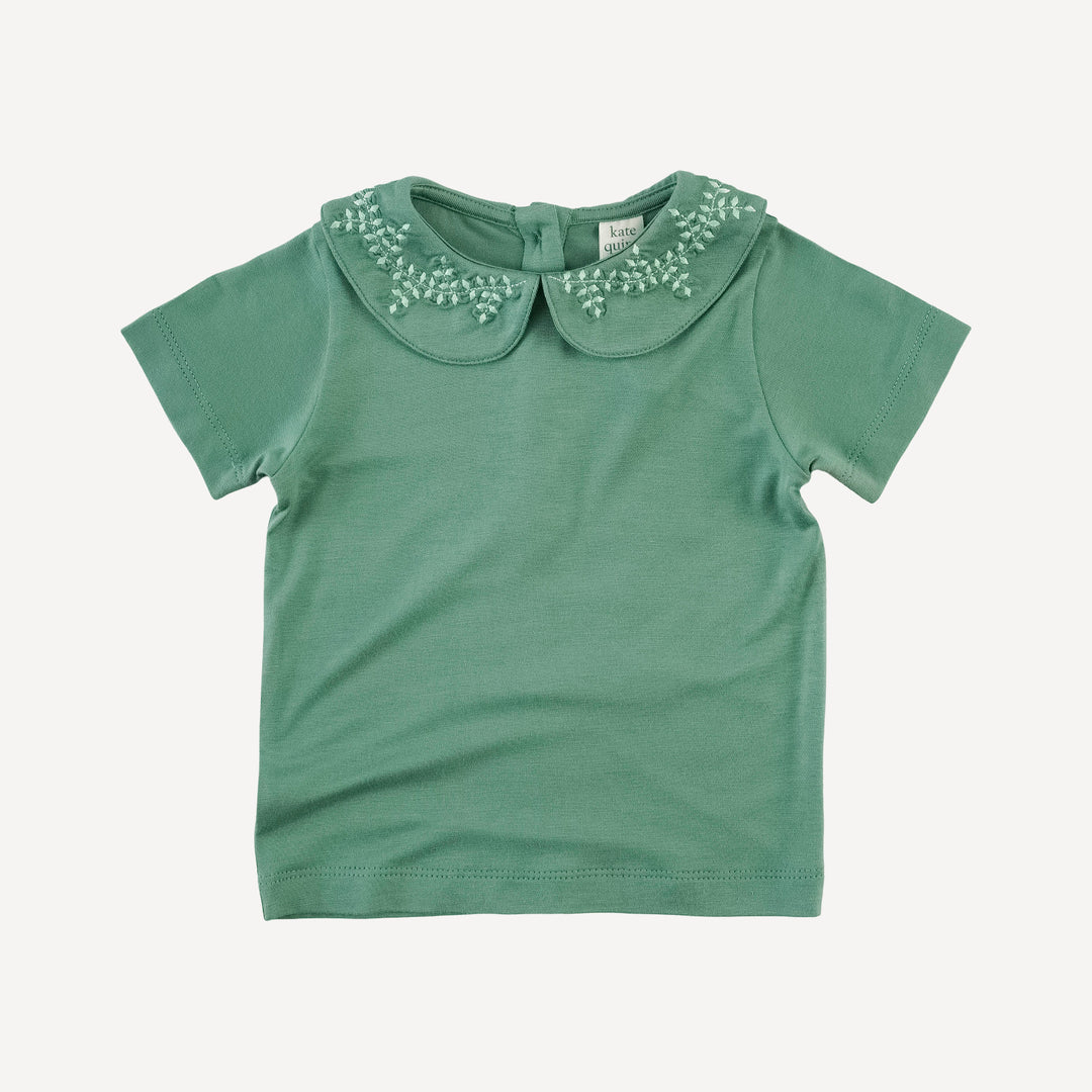 short sleeve leaf embroidered peter pan tee | malachite | bamboo