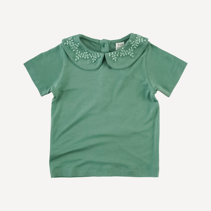 short sleeve leaf embroidered peter pan tee | malachite | bamboo