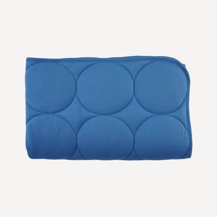 classic circle quilt | regatta | bamboo