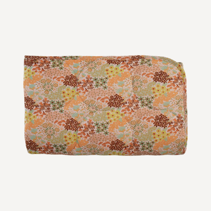 classic circle quilt | pink ditsy garden | bamboo