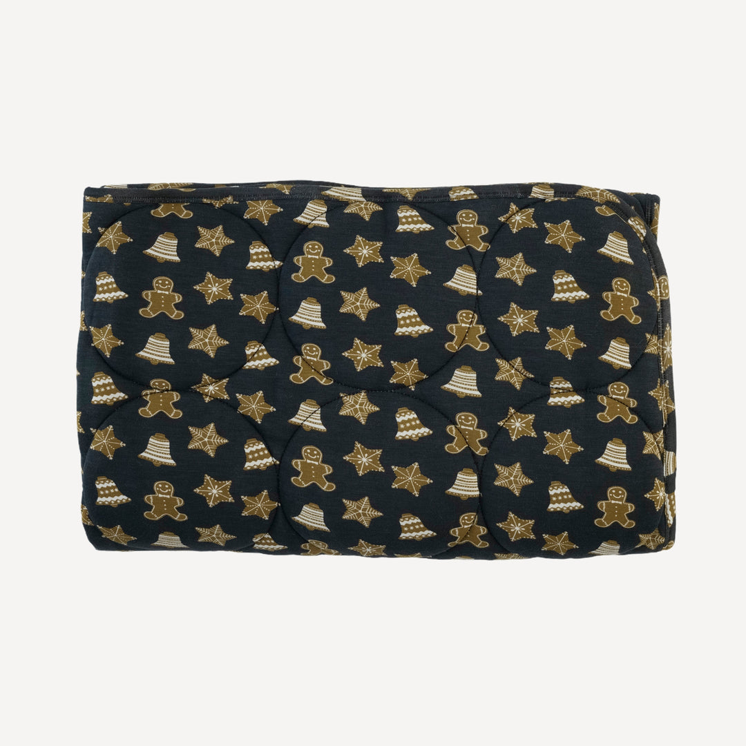 classic circle quilt | gingerbread cookies | bamboo