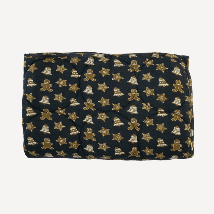 classic circle quilt | gingerbread cookies | bamboo