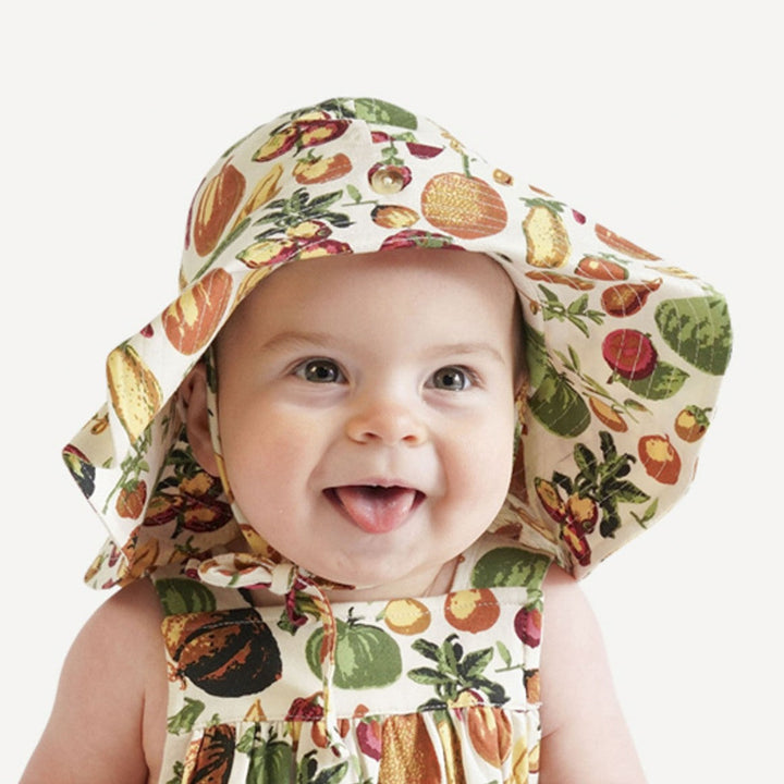 button sun hat | veggie garden | bamboo