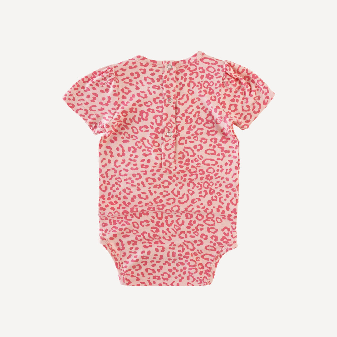 short puff sleeve scoop neck bodysuit | pink leopard print | bamboo