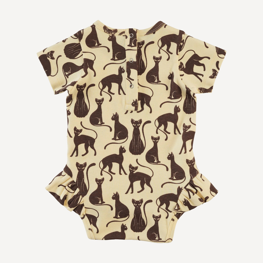 short sleeve ruffle leg bodysuit | neutral cat | organic cotton interlock