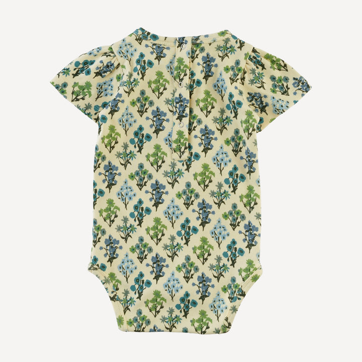 short puff sleeve scoop neck bodysuit | blue floral bouquet | organic cotton interlock