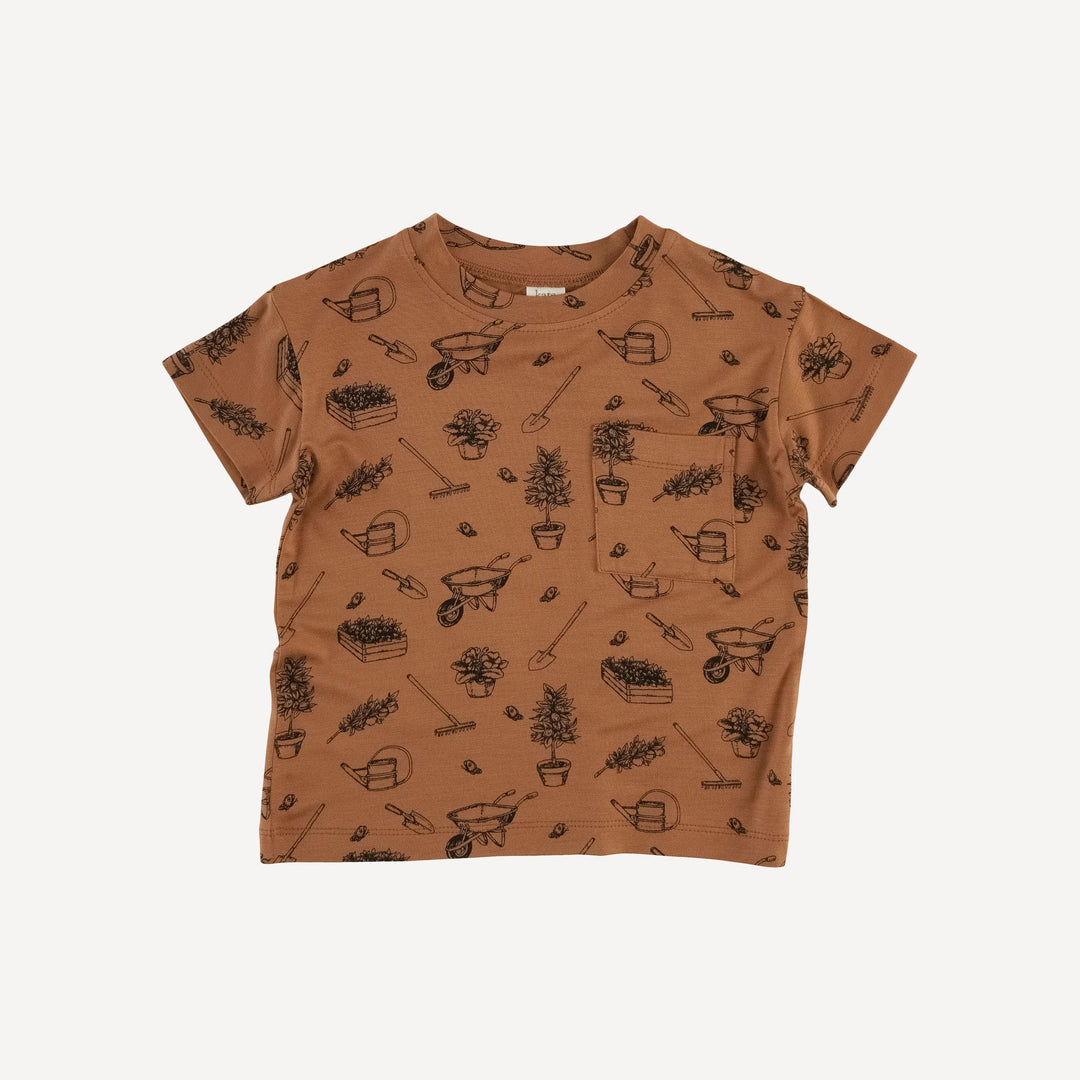 short sleeve relaxed classic pocket tee | gardening | bamboo