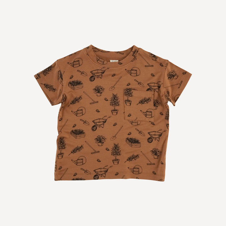 short sleeve relaxed classic pocket tee | gardening | bamboo