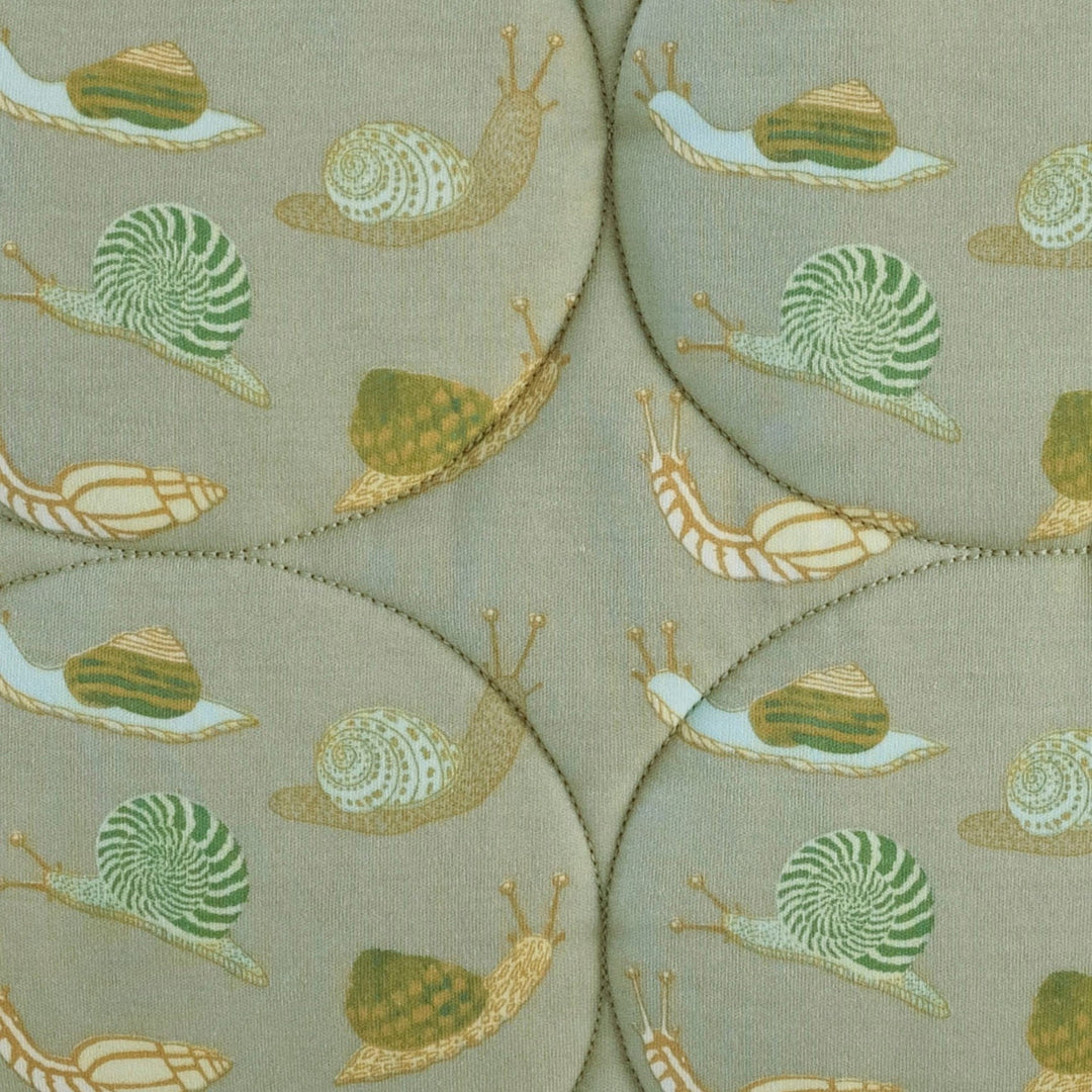 classic circle quilt | snails | organic cotton interlock