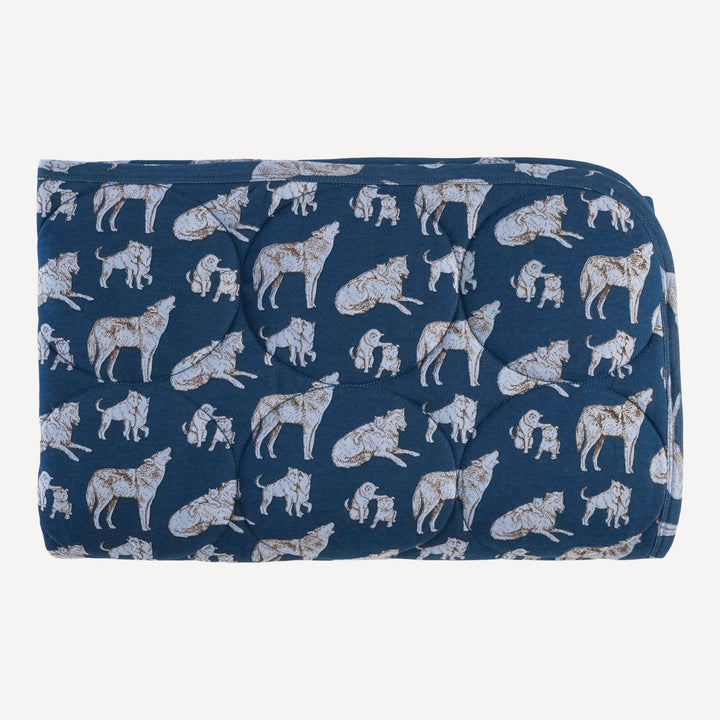 classic circle quilt | blue wolf family | organic cotton interlock
