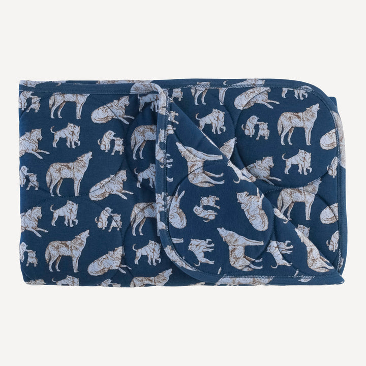 classic circle quilt | blue wolf family | organic cotton interlock