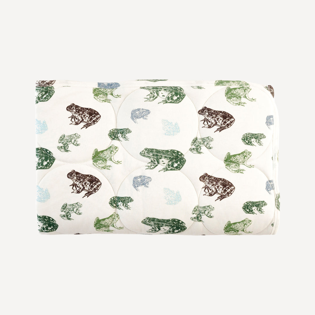 classic circle quilt | cali frogs | organic cotton interlock