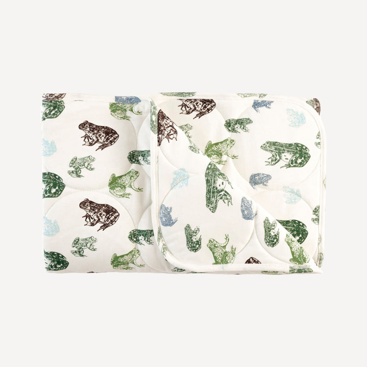 classic circle quilt | cali frogs | organic cotton interlock