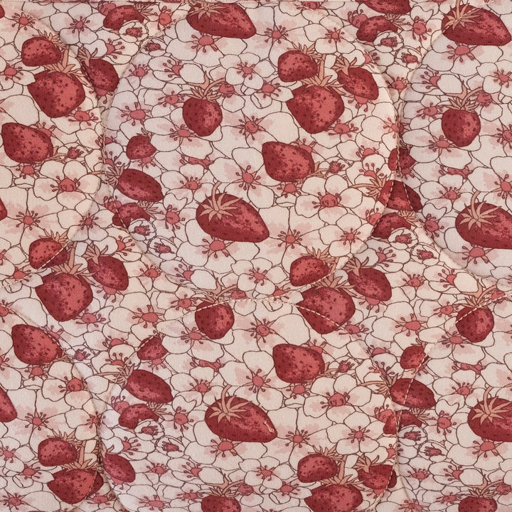 classic circle quilt | pink strawberry floral | bamboo