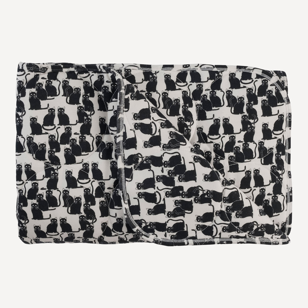 classic circle quilt | black cats | bamboo