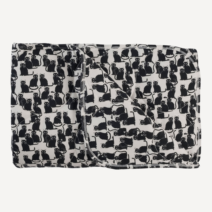 classic circle quilt | black cats | bamboo