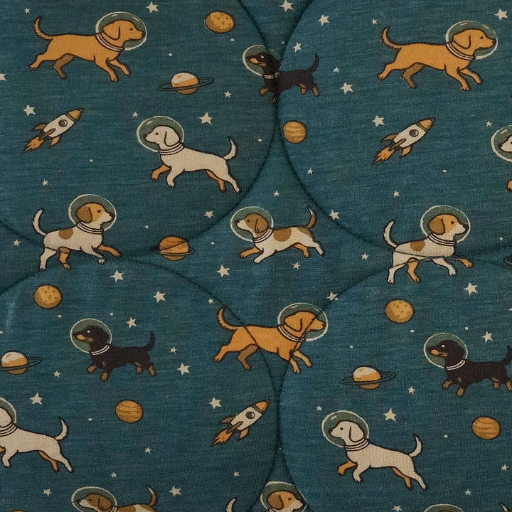classic circle quilt | space pups | bamboo