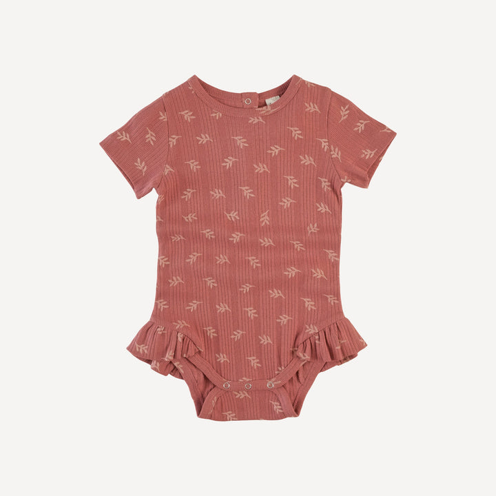 short sleeve ruffle leg bodysuit | rose leaf | organic cotton multi rib